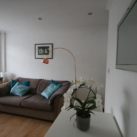 Molesey Near Hampton Court, Viking Short Stays West Molesey المظهر الخارجي الصورة