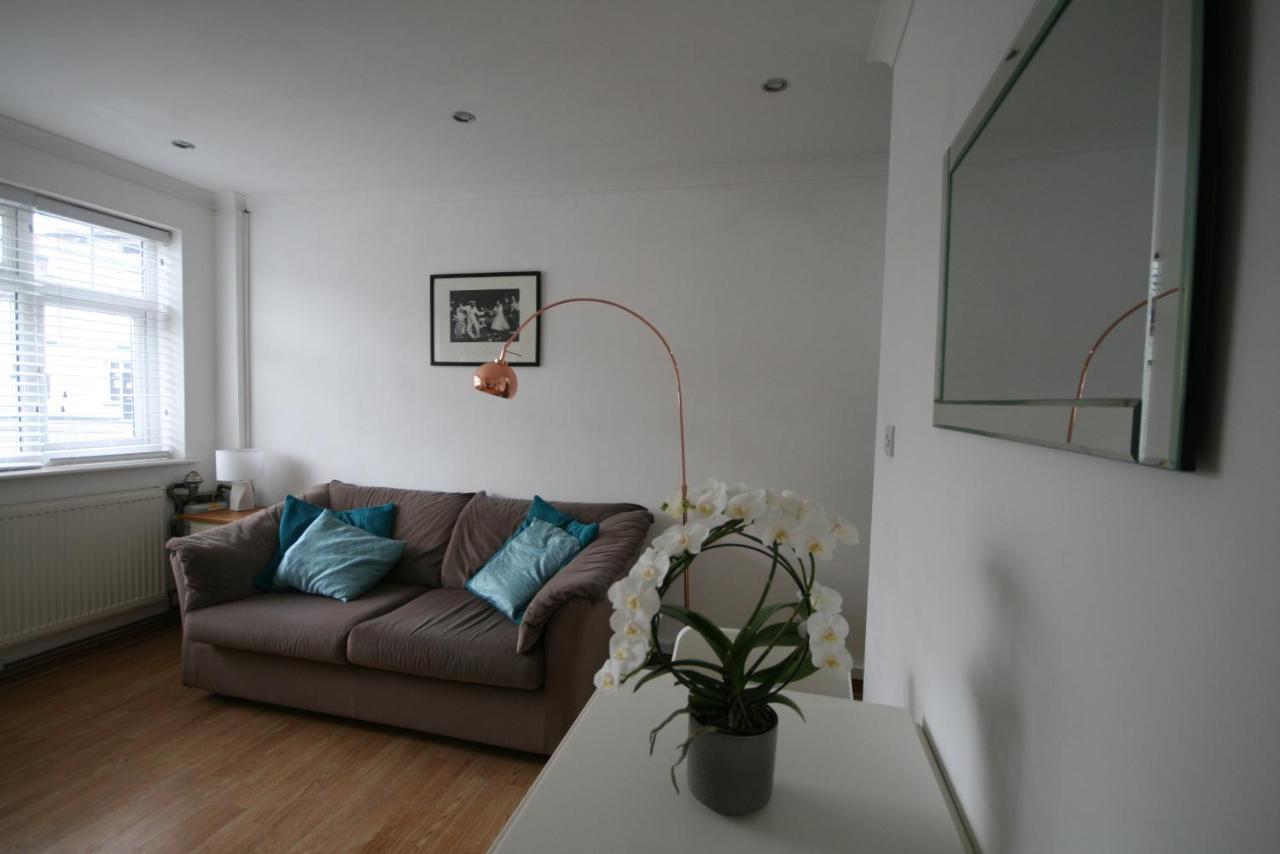 Molesey Near Hampton Court, Viking Short Stays West Molesey المظهر الخارجي الصورة