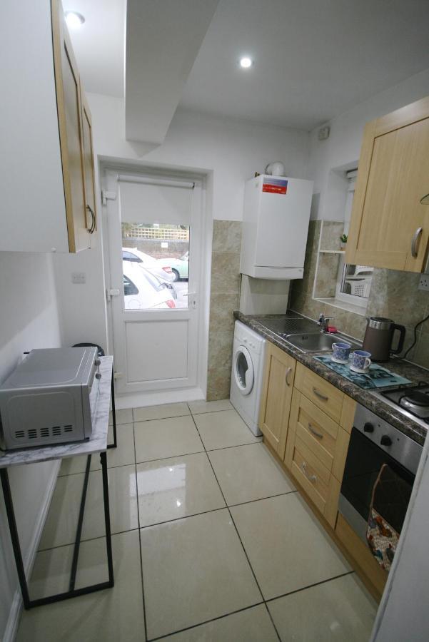 Molesey Near Hampton Court, Viking Short Stays West Molesey المظهر الخارجي الصورة
