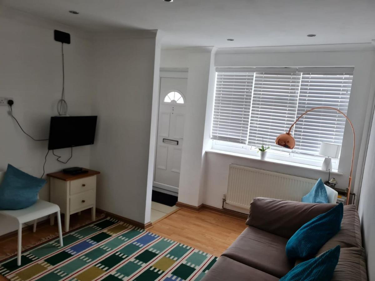 Molesey Near Hampton Court, Viking Short Stays West Molesey المظهر الخارجي الصورة
